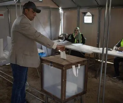 Palestinians in Gaza vote in first election in 20 years