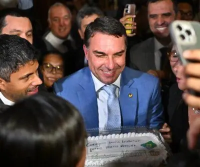 brazilian-financial-scandal-hits-flvio-bolsonaro-campaign