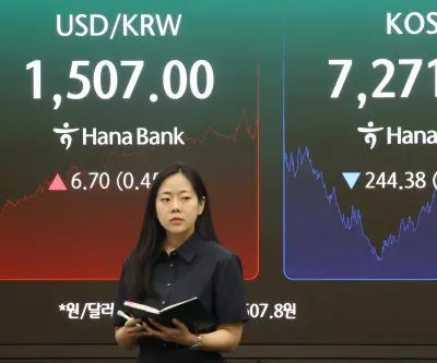 seoul-shares-dip-325-pct-on-tech-slide-won-drops