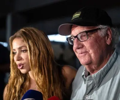 Shakira, Warren Buffett’s son join Colombia school rebuilding effort
