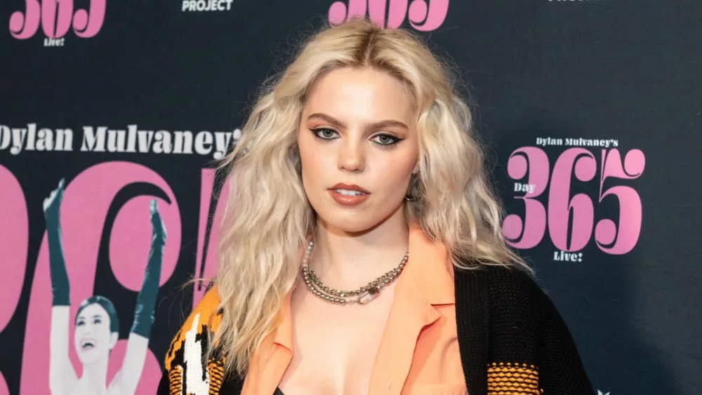 shutterstock_2274563259709933