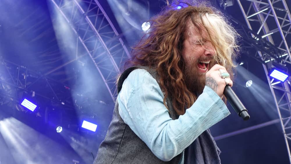 Former Motley Crue singer John Corabi to release memoir "Horseshoes and