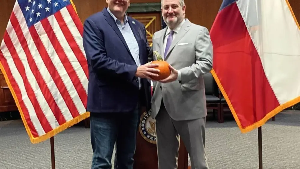 crow-in-dc-with-cruz