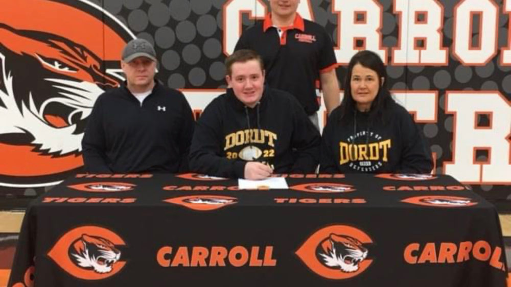 dylan-demey-carroll-football-dordt