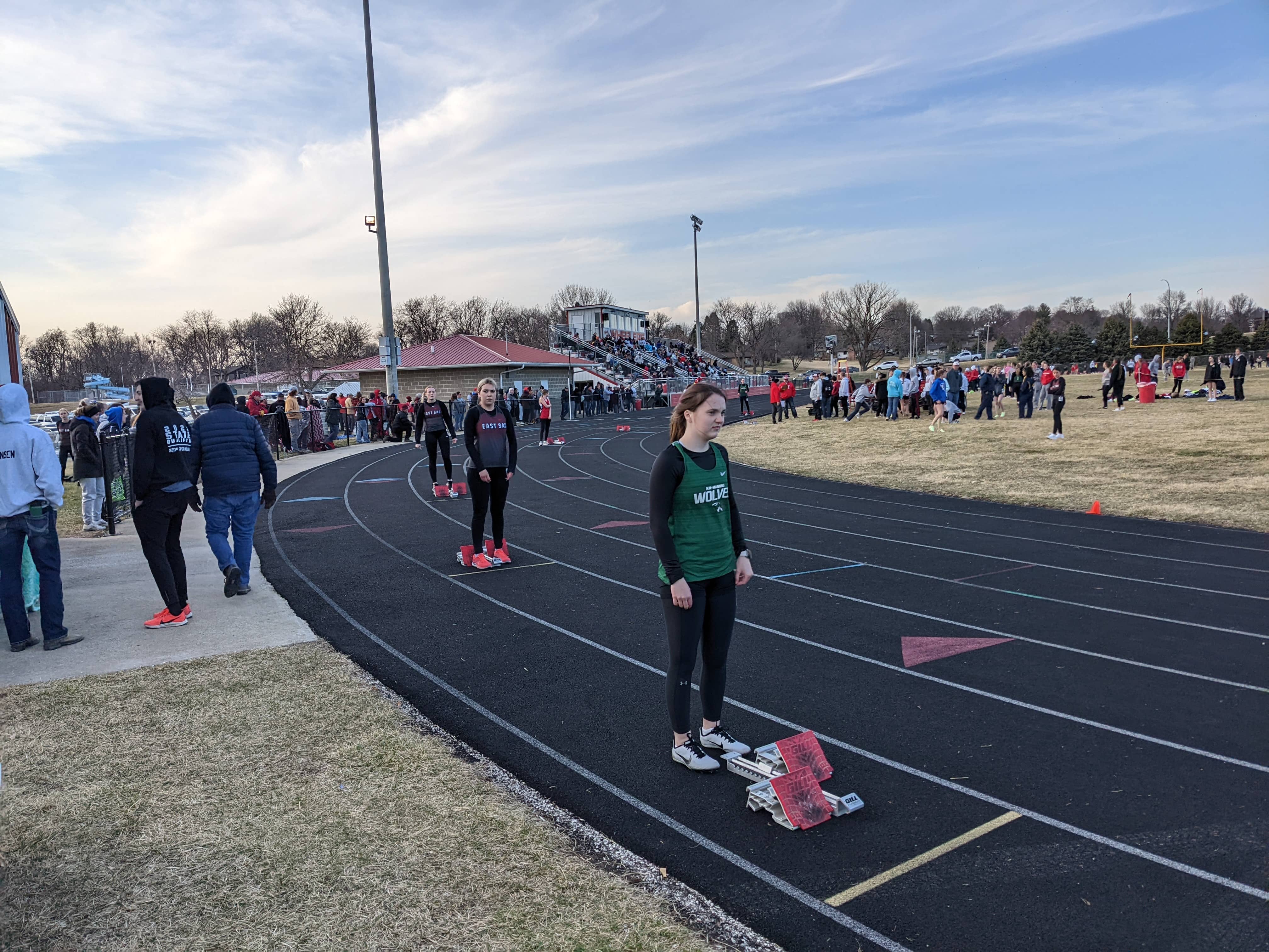 Girls' 4 x 200 5th, sprint medley 6th at state, Boys' 4 x 800 comes in 7th