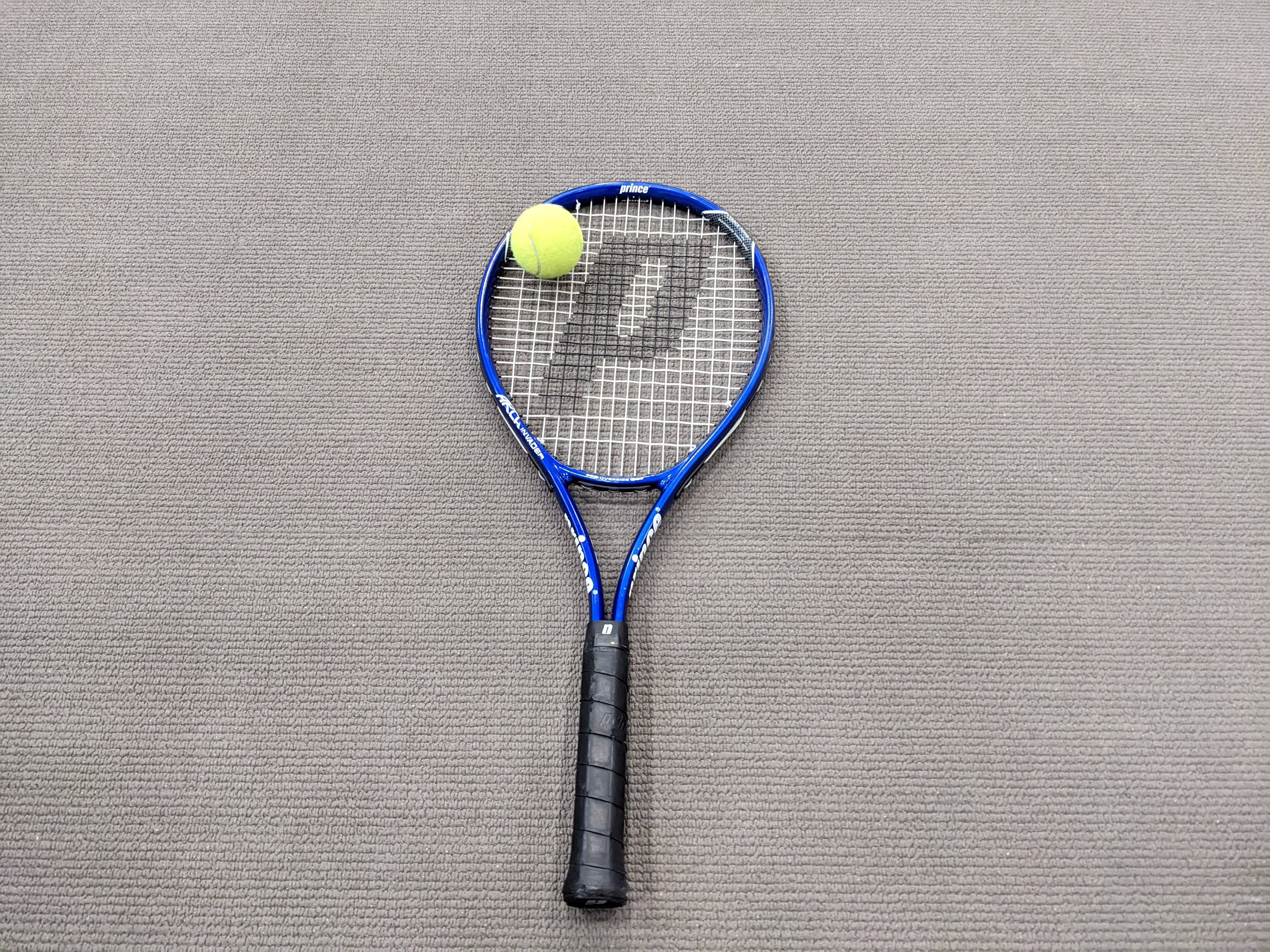 racket-and-ball-2