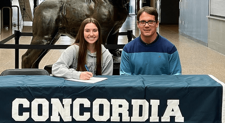 gracy-johnson-college-signing-picture