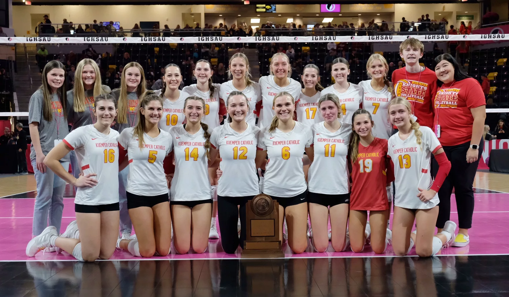 kuemper-volleyball-at-state