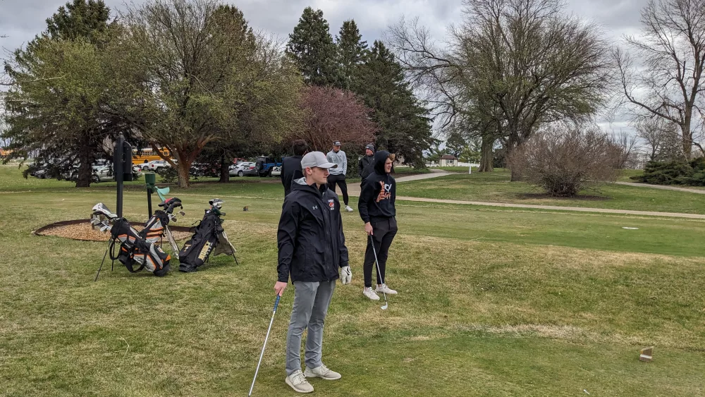 boys-golf-april-11th