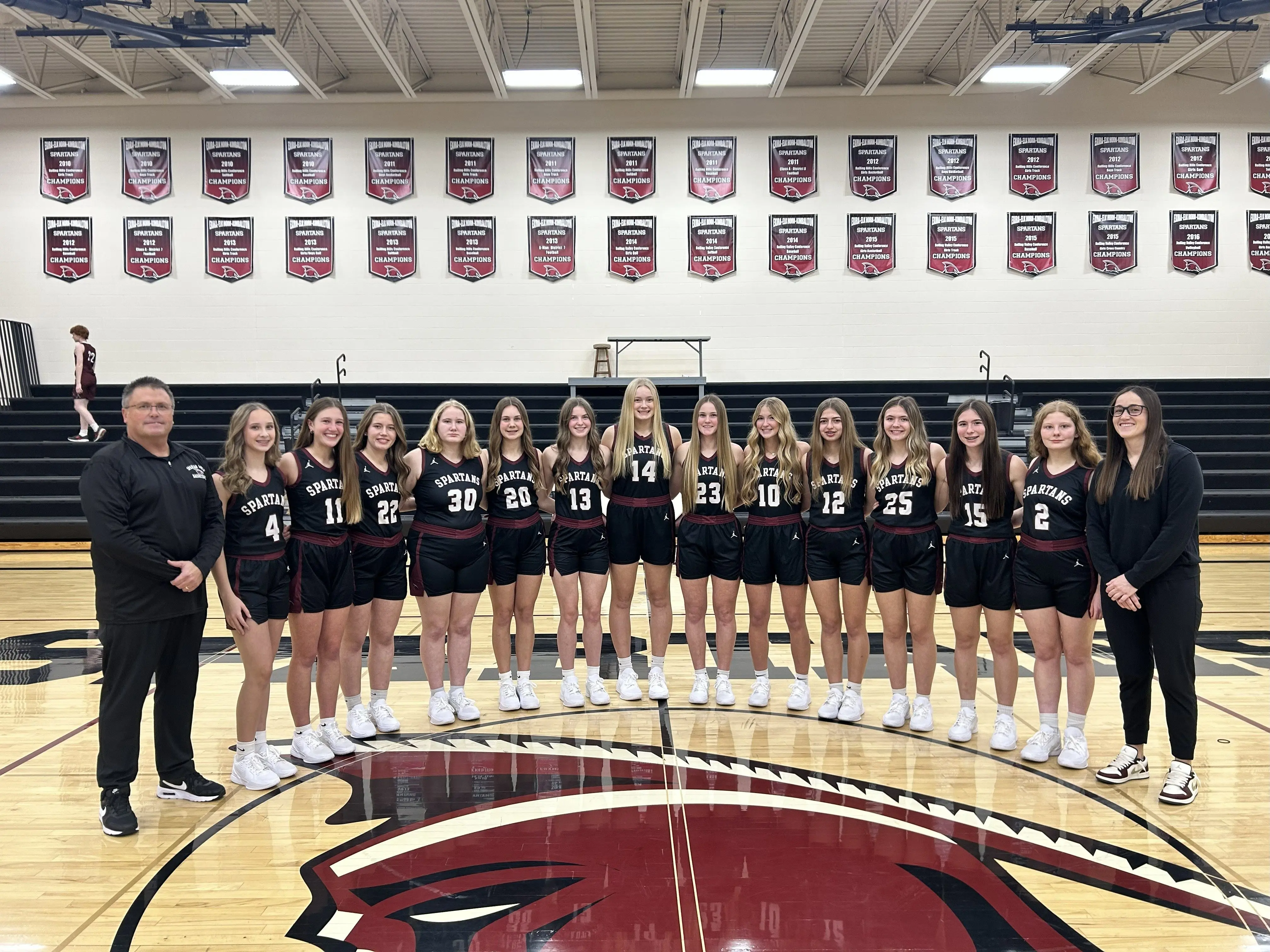 exira-girls-basketball-team-picture