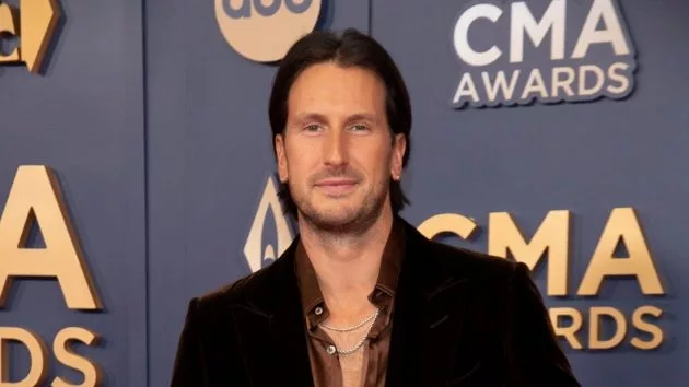 m_russelldickersoncmaawards2024disneyscottkirkland95846