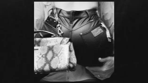 m_laineywilsonphonekeyswallet912544
