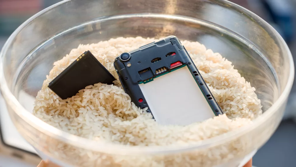 dropped-your-phone-in-water-the-fix-is-rice-wet-smartphone-repair-in-rice