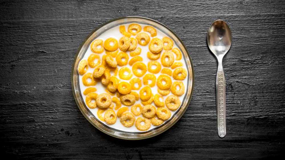 cereal-with-milk-in-a-glass-dish