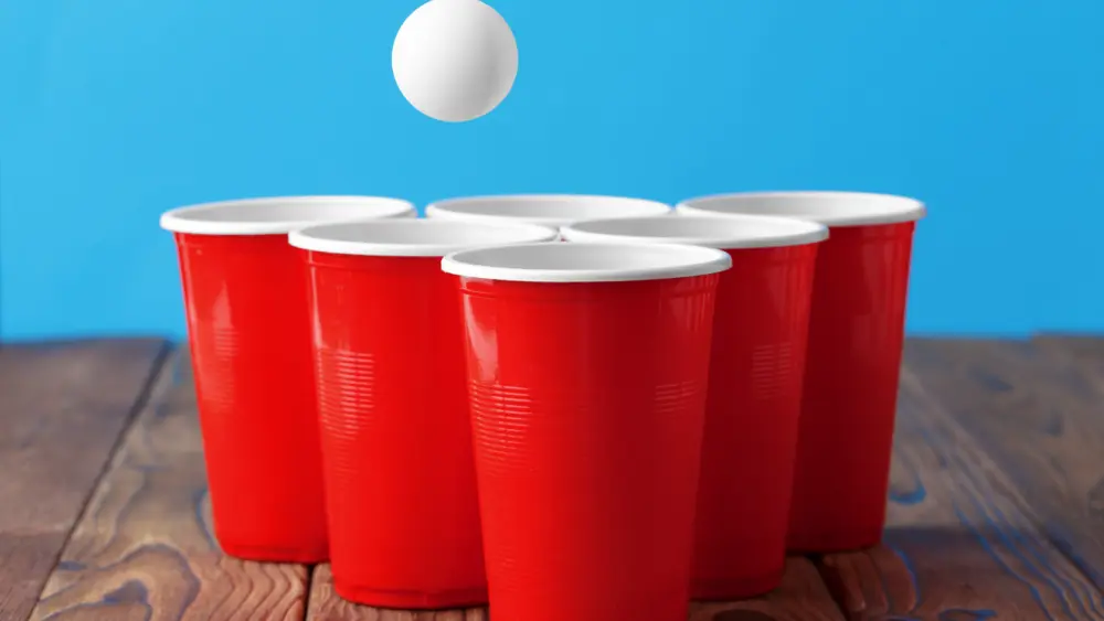 college-party-sport-beer-pong