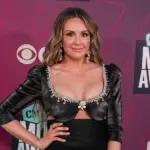 Carly Pearce, Riley Green share the video for their duet ‘If I Don’t Leave I’m Gonna Stay’