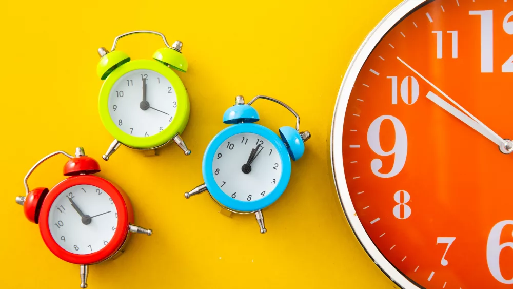 clock-2023-11-27-05-02-51-utc-2