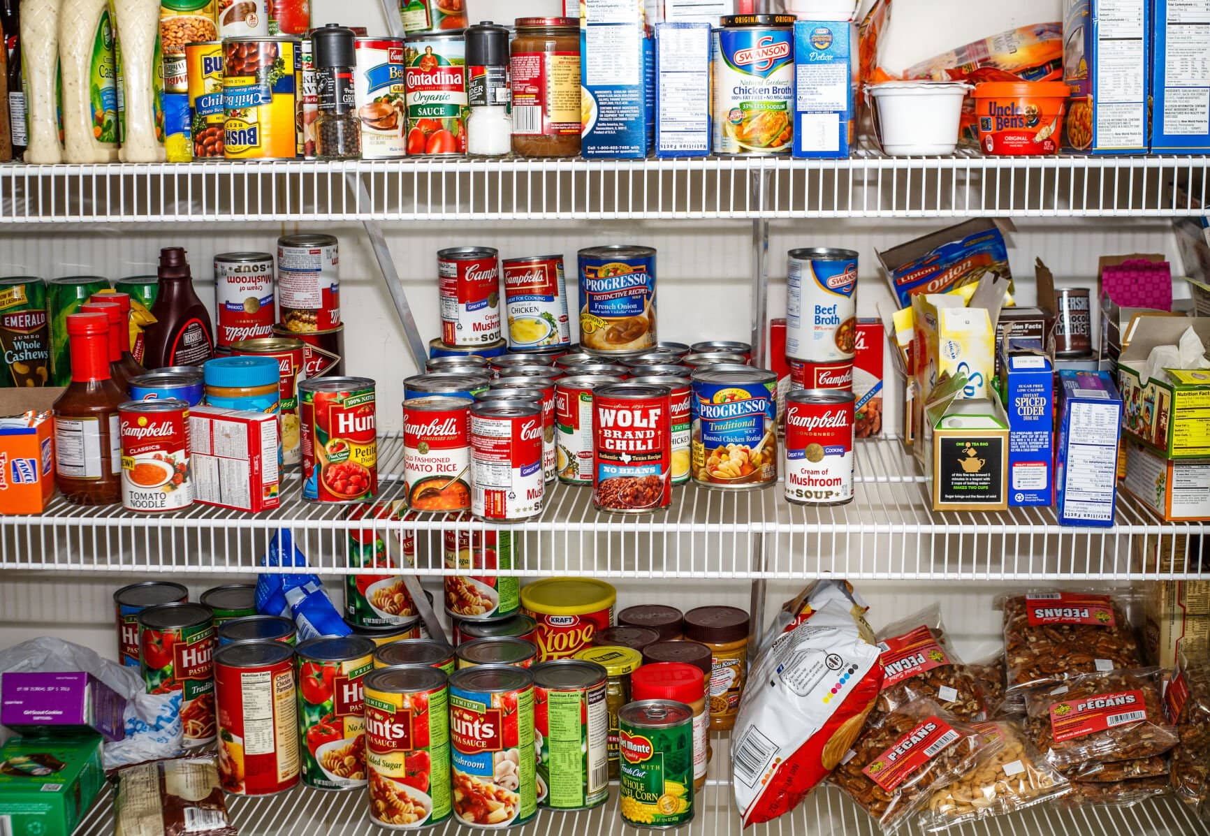 Soaring food costs making it tougher for Illinois food pantries 92.7 WMAY