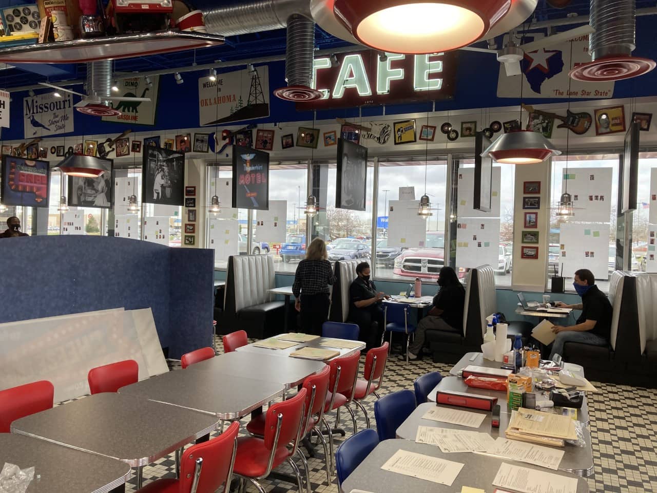 Come See Springfield's New Portillo's! [PHOTOS] 98.7 WNNS