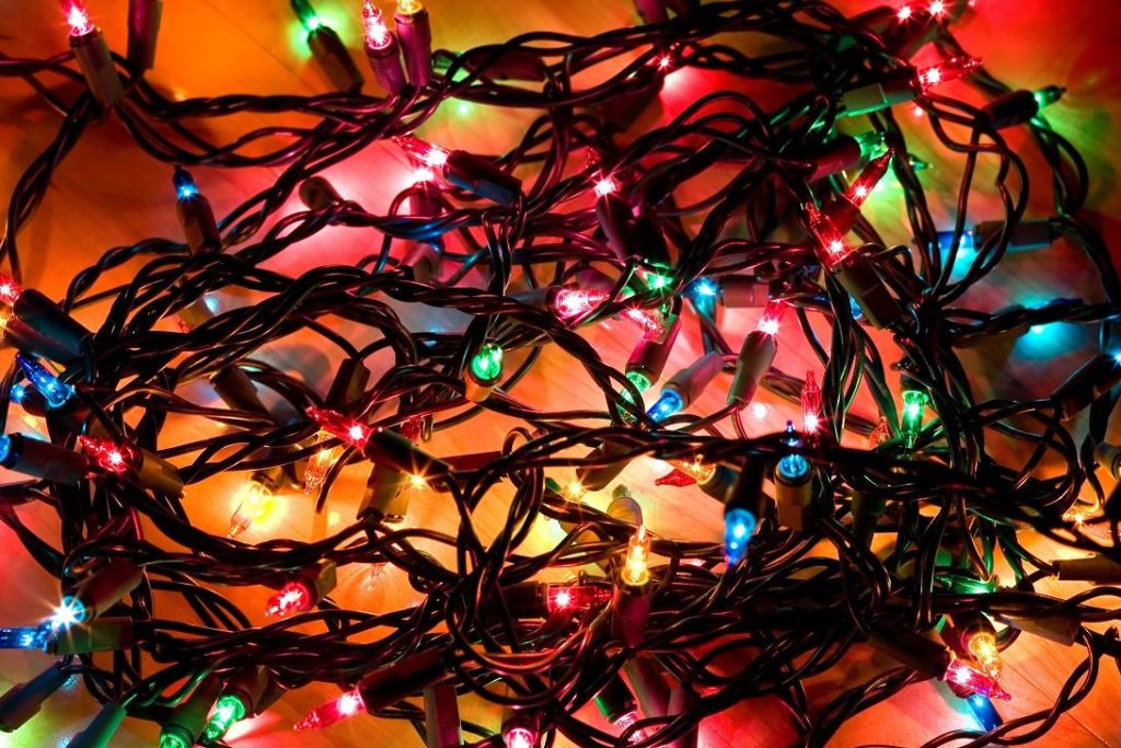 Springfield Offers Recycling Of Broken Holiday Lights 98.7 WNNS