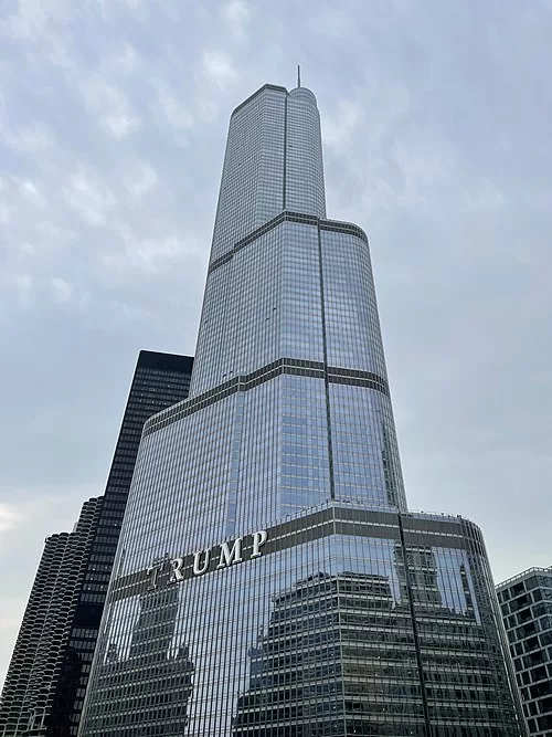 trump_international_hotel_and_tower_in_chicago_llinosis-jpg