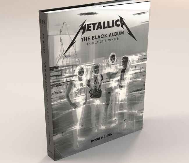 metallica-book-2k-metallic-silver-jacket