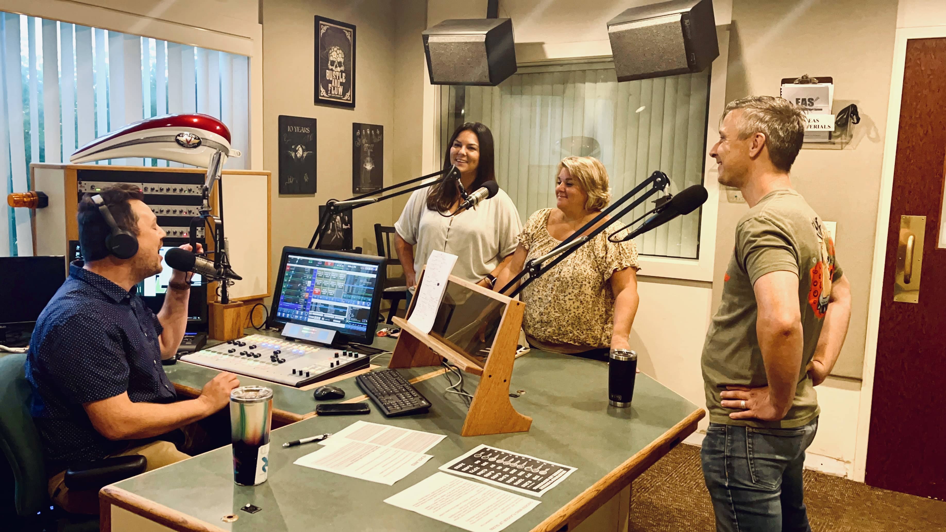 Rocki Talks To The Springfield, Oyster, Beer Team 97.7 QLZ