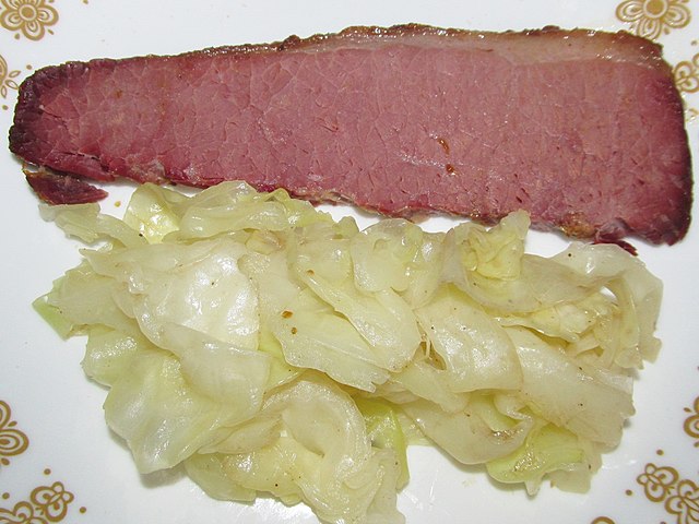 plate_of_corned_beef_and_cabbage_32656310964-jpg-2