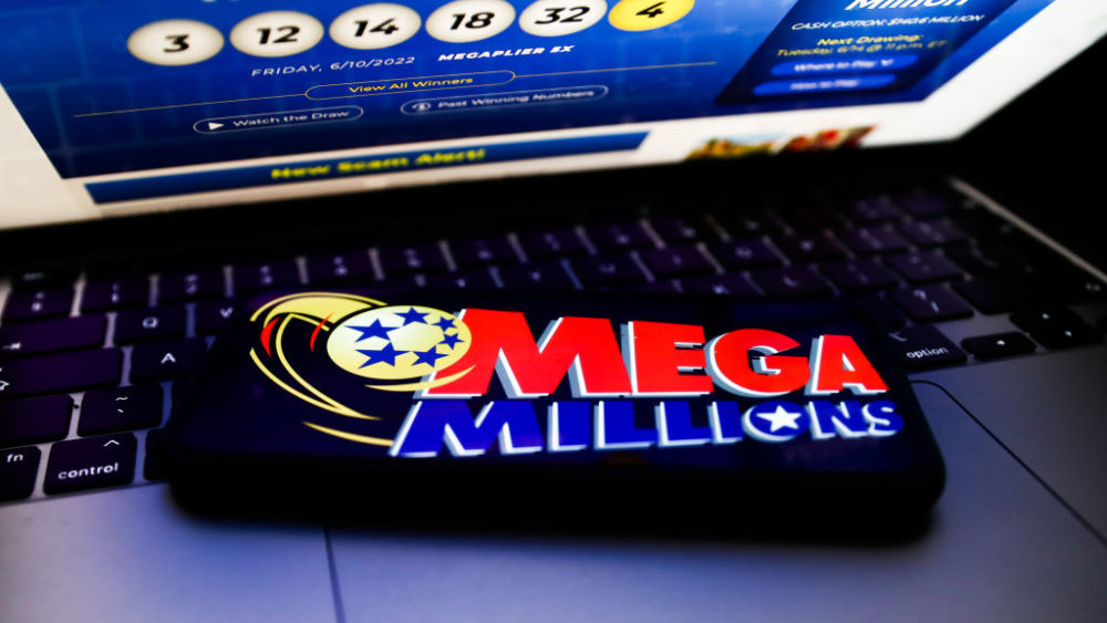 gettyimages_megamillions_072522-jpg-4
