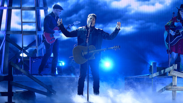 m_blakeshelton-8-2