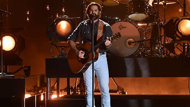 m_thomasrhettcmaawards_01182022