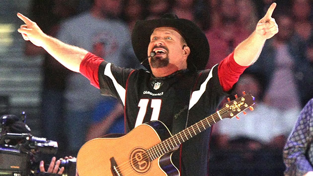 getty_garthbrooks_021622