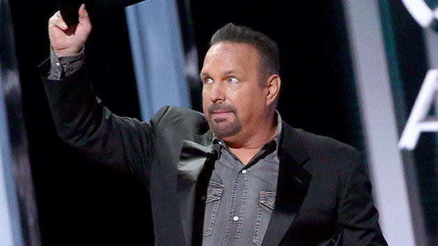 getty_garthbrooks_030222