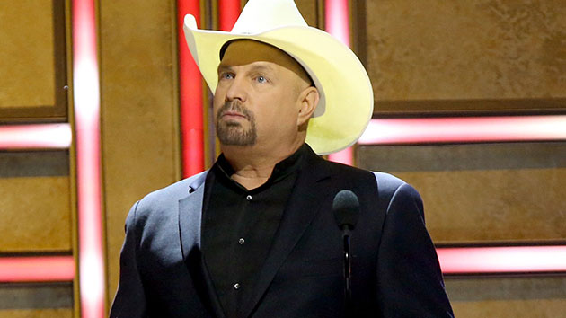 getty_garthbrooks_031622