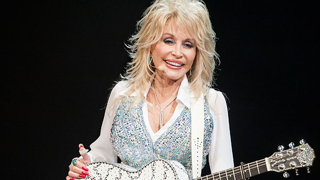 getty_dollyparton_032322