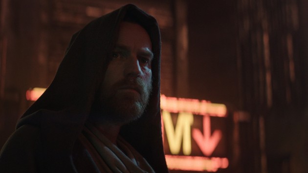 e_kenobi_hooded_06012022