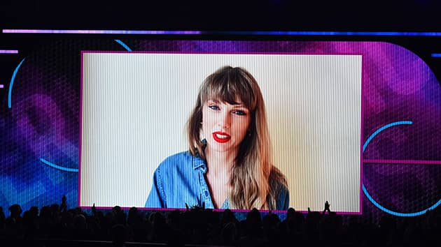 m_taylorswiftamas_08152022