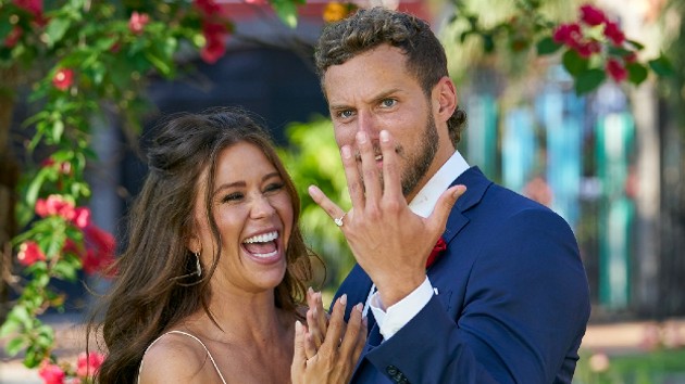 e_bachelorette_gabby_erich_11022022