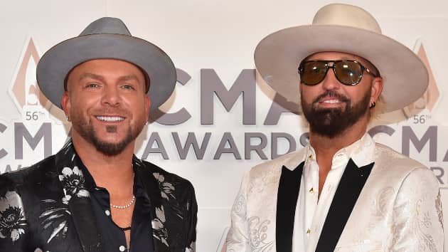 m_locashcmas22