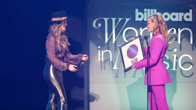 m_laineywilsonbillboard891080