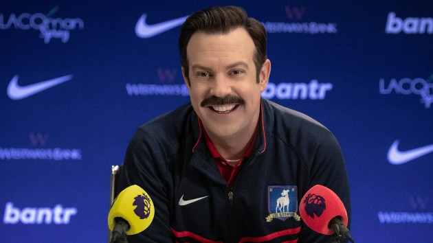 e_ted_lasso_mic_03202023648485