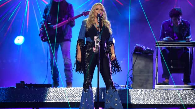 m_mirandalambertcmaperf22906084