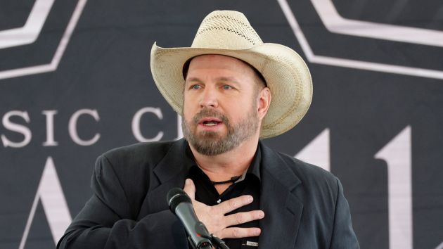 g_garthbrooks2023196472