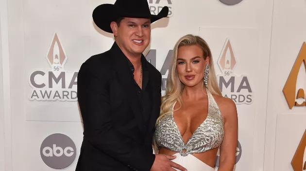 m_jonpardiwifesummercmas22941533