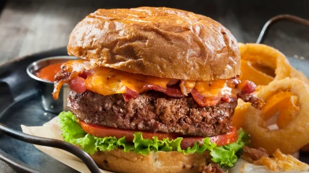 g_baconcheddarburger528439