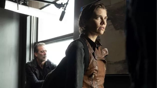 e_jdm_lauren_cohan_bts_06292023694906