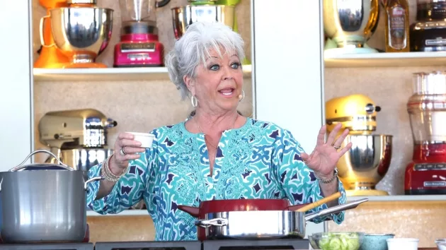 getty_pauladeenblueblouse975604