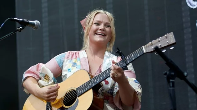 getty_haileywhitterspinkdress734628