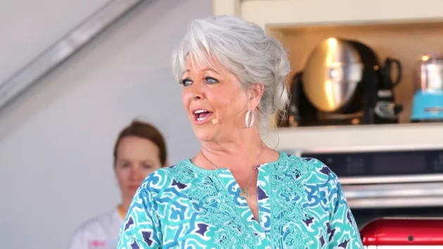 getty_pauladeenbluedress824401