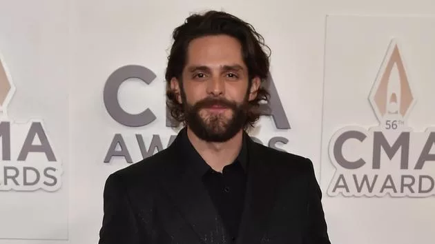 m_thomasrhettcmaawards2022abc330877